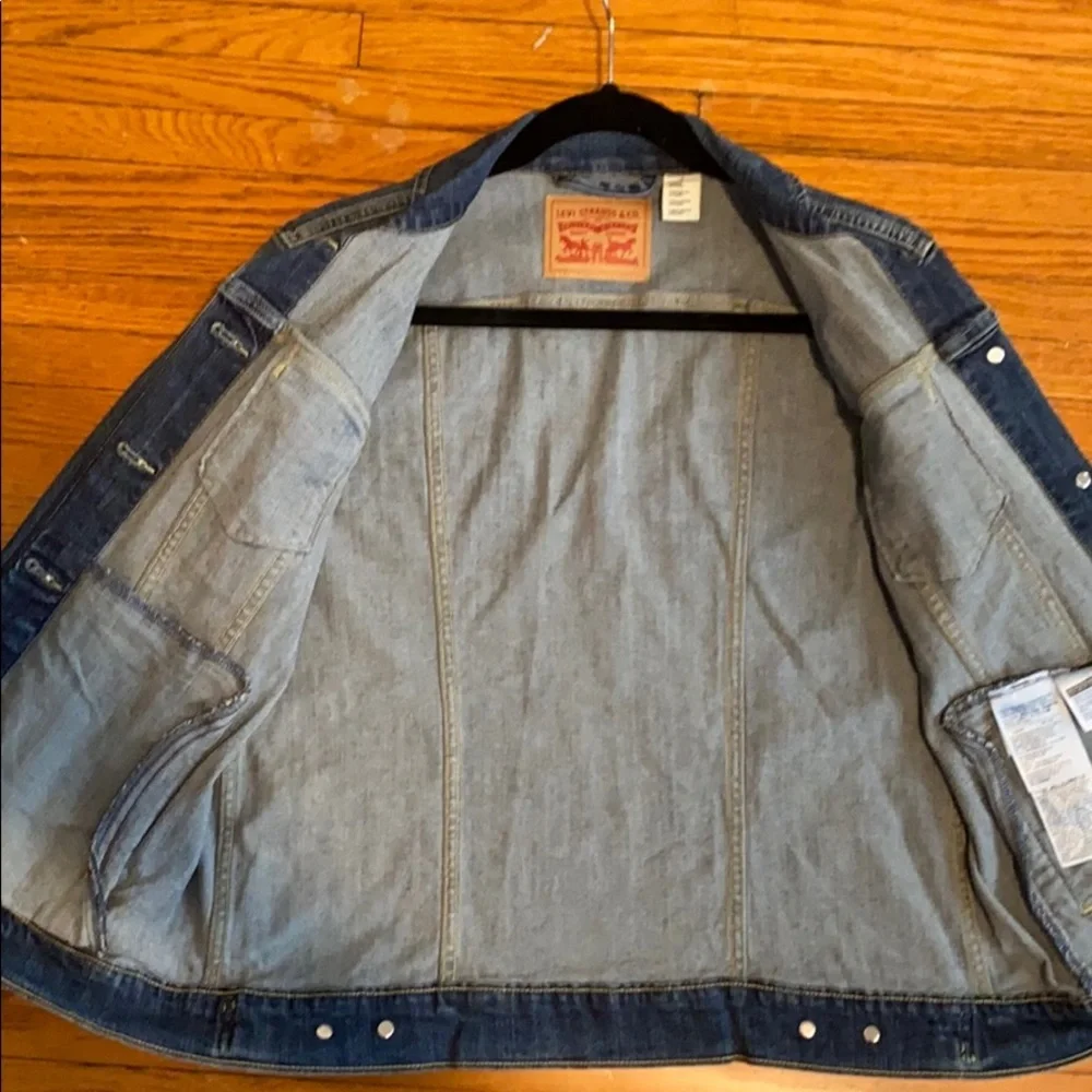 Levi’s Denim Jean Jacket - Picture 6 of 10